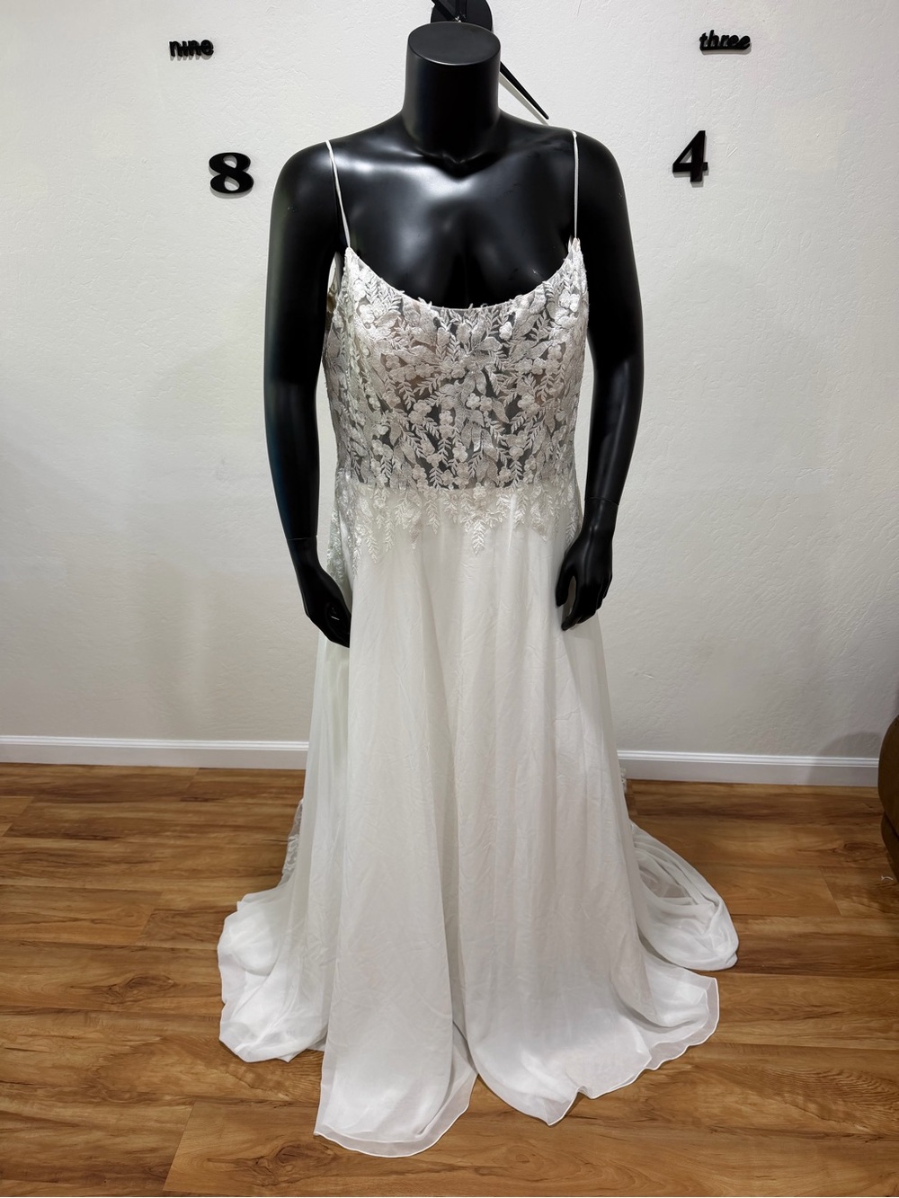 Lillian West Lace Wedding Dress Size 22 Ivory/Nude